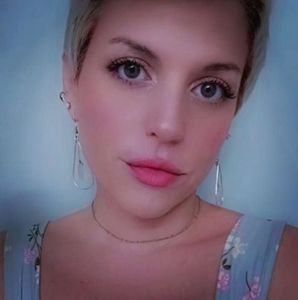 Meet your Posher, Haley